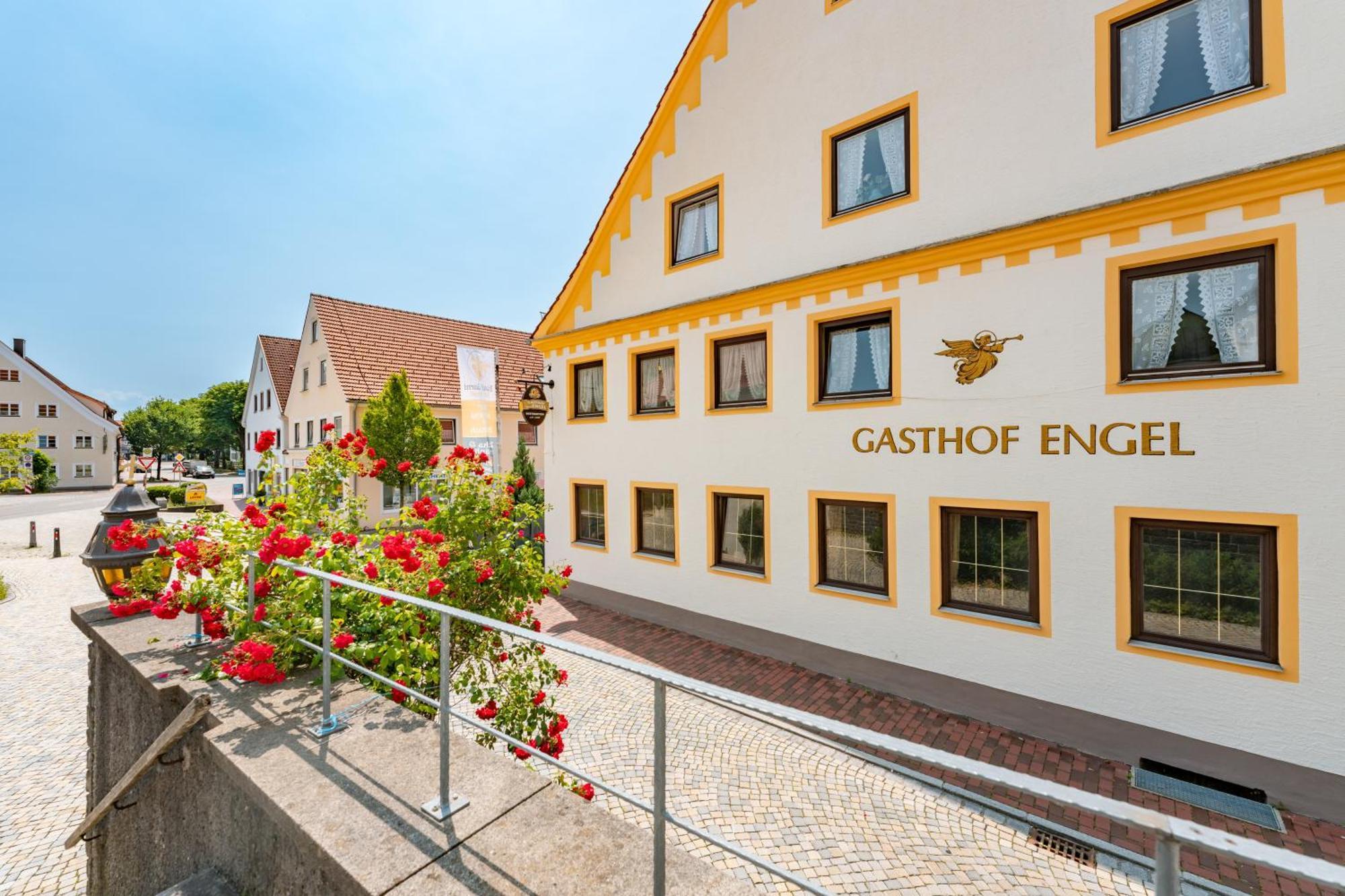 ホテル Gasthof Engel Oberguenzburg エクステリア 写真